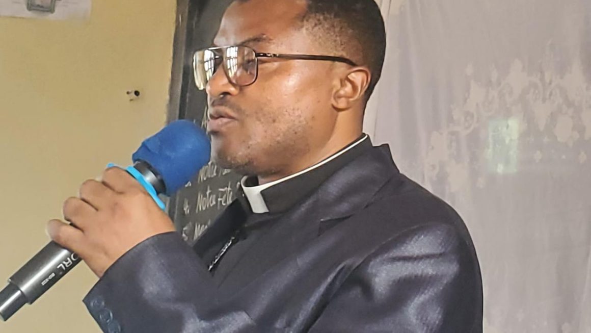 Beni : le père Charles Muvunga sensibilise à la responsabilité écologique des chrétiens