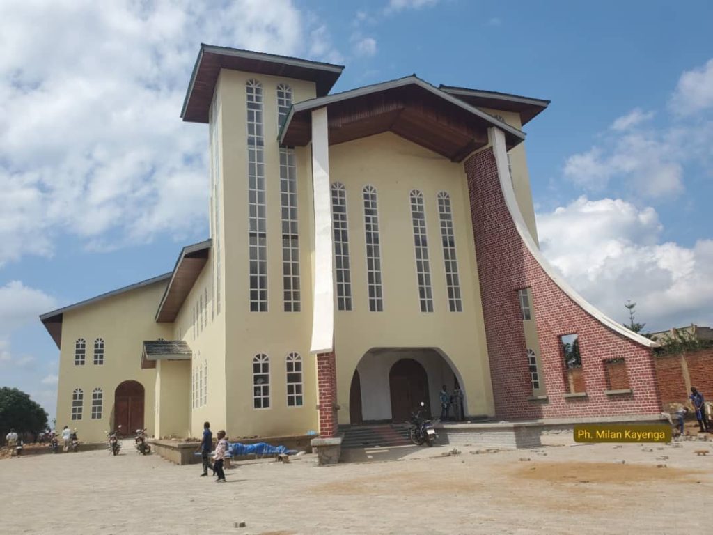 La nouvelle église de Boikene