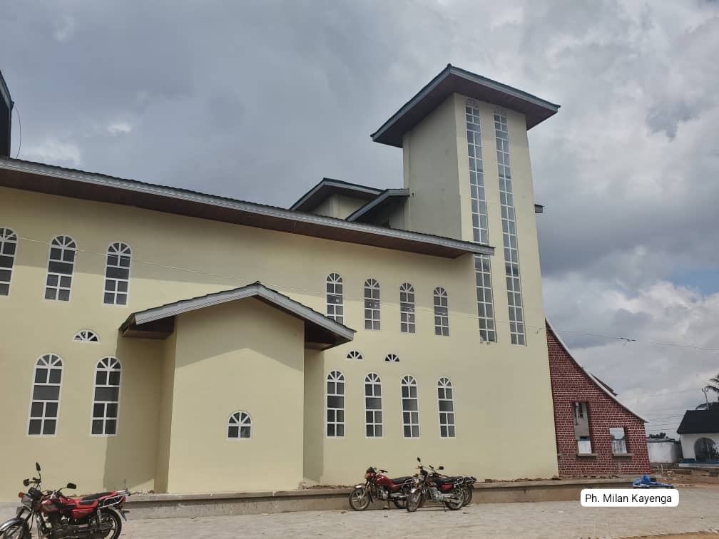 vue arrière de l'église de Boikene